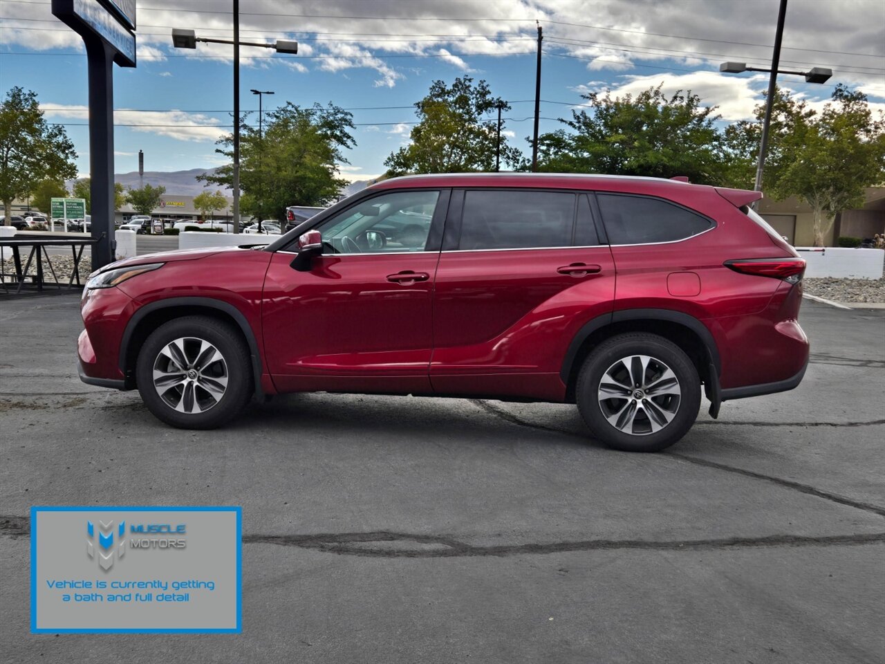 2021 Toyota Highlander XLE   - Photo 3 - Reno, NV 89511