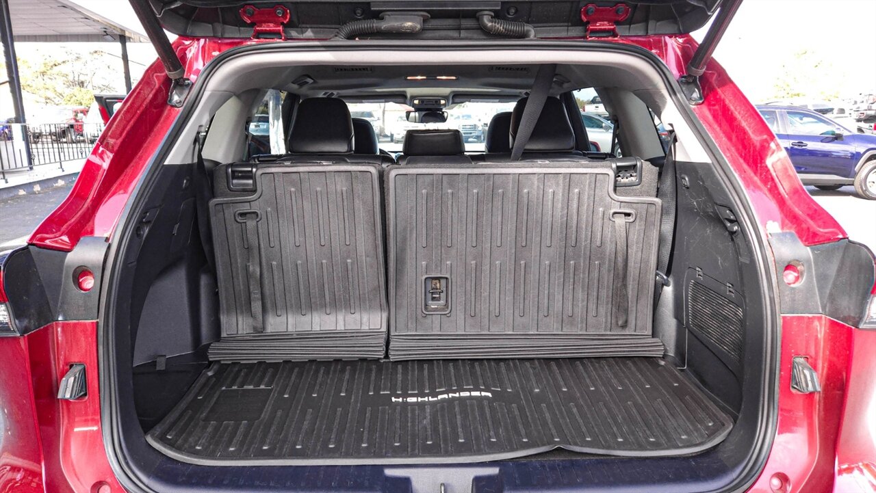 2021 Toyota Highlander XLE - Photo 9 - Reno, NV 89511