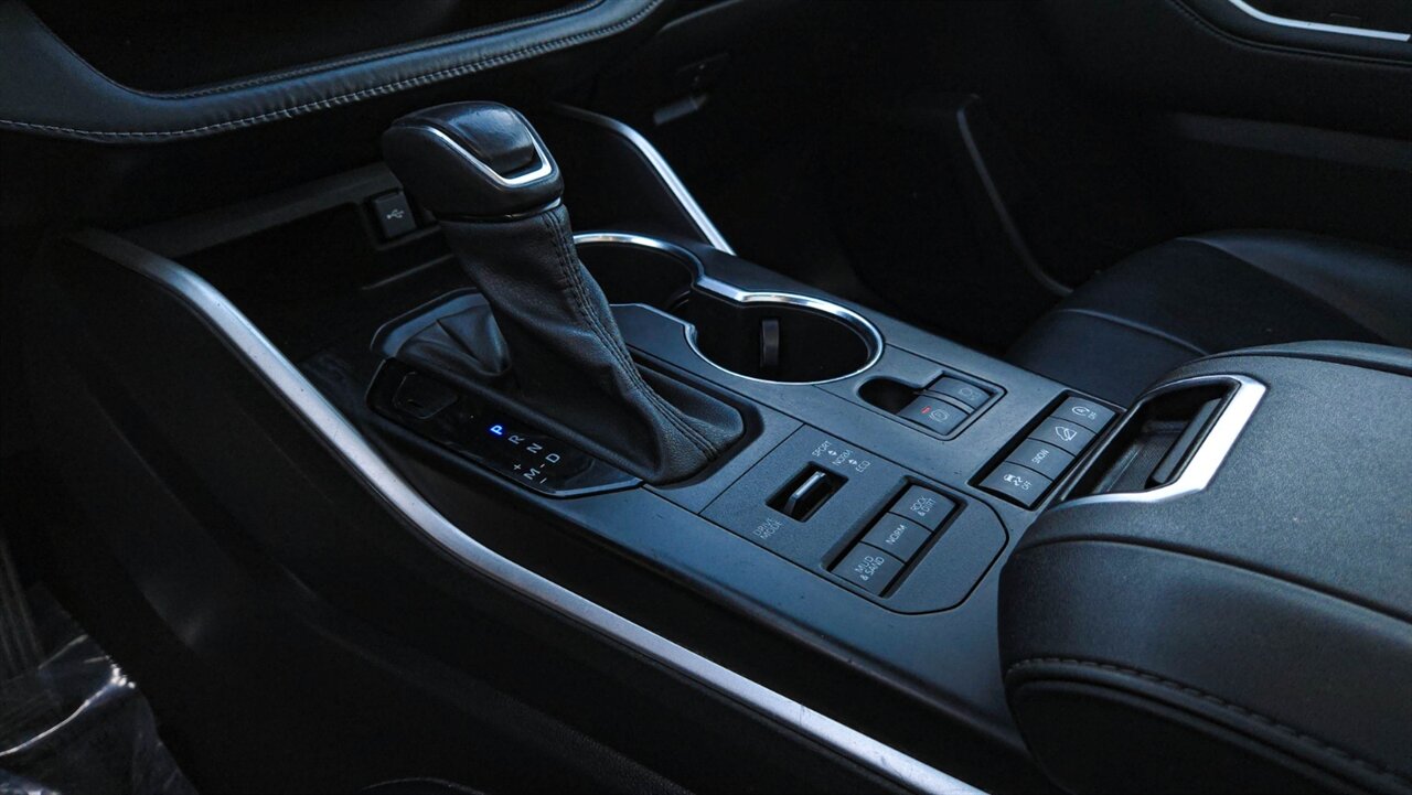 2021 Toyota Highlander XLE - Photo 14 - Reno, NV 89511