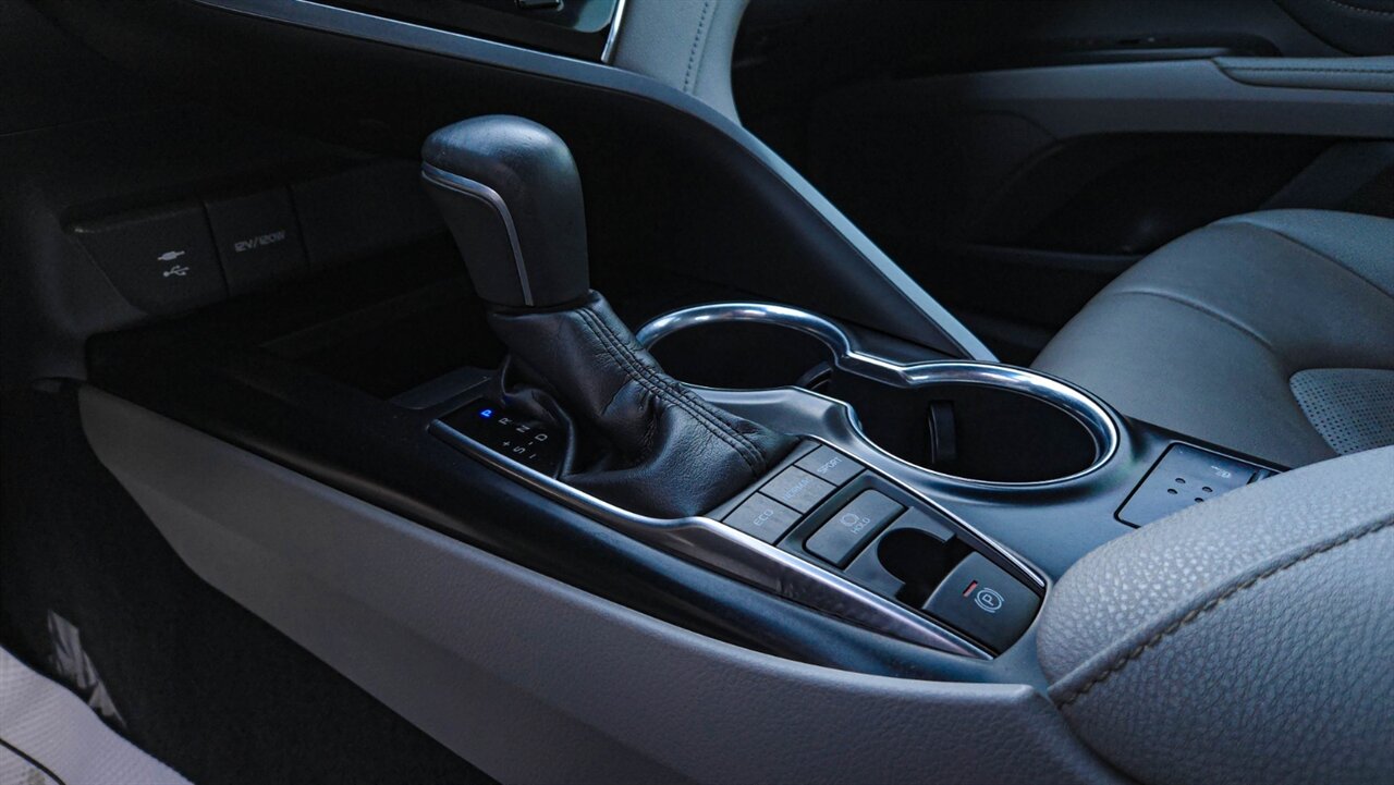 2018 Toyota Camry XLE - Photo 15 - Reno, NV 89511