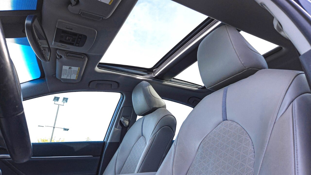 2018 Toyota Camry XLE - Photo 18 - Reno, NV 89511