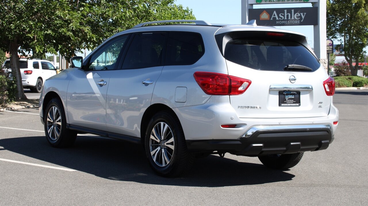 2020 Nissan Pathfinder SL - Photo 2 - Reno, NV 89511