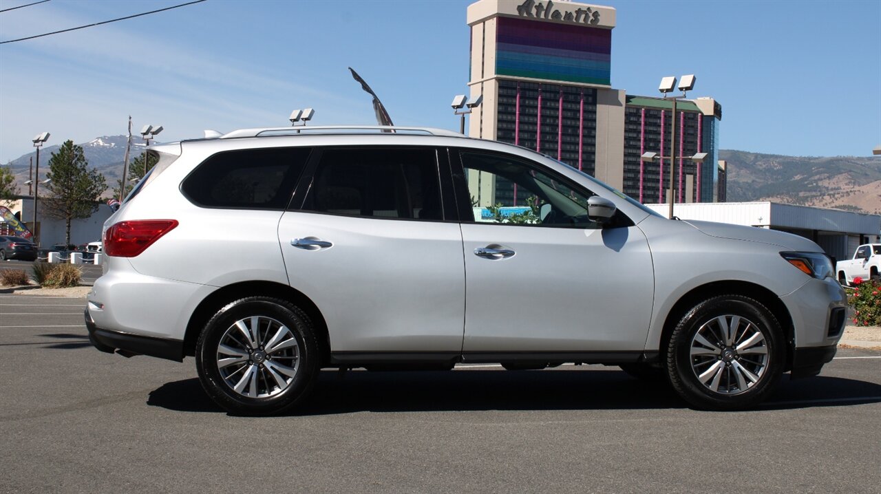 2020 Nissan Pathfinder SL - Photo 11 - Reno, NV 89511