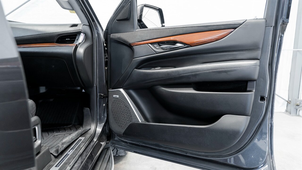 2018 Cadillac Escalade Luxury - Photo 30 - Reno, NV 89511