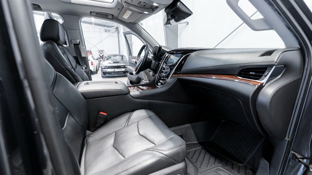 2018 Cadillac Escalade Luxury - Photo 18 - Reno, NV 89511
