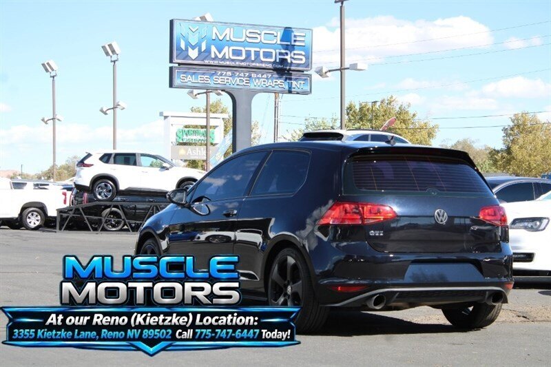 2016 Volkswagen Golf S  