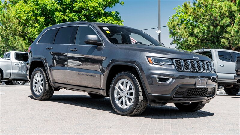 2021 Jeep Grand Cherokee Laredo E  