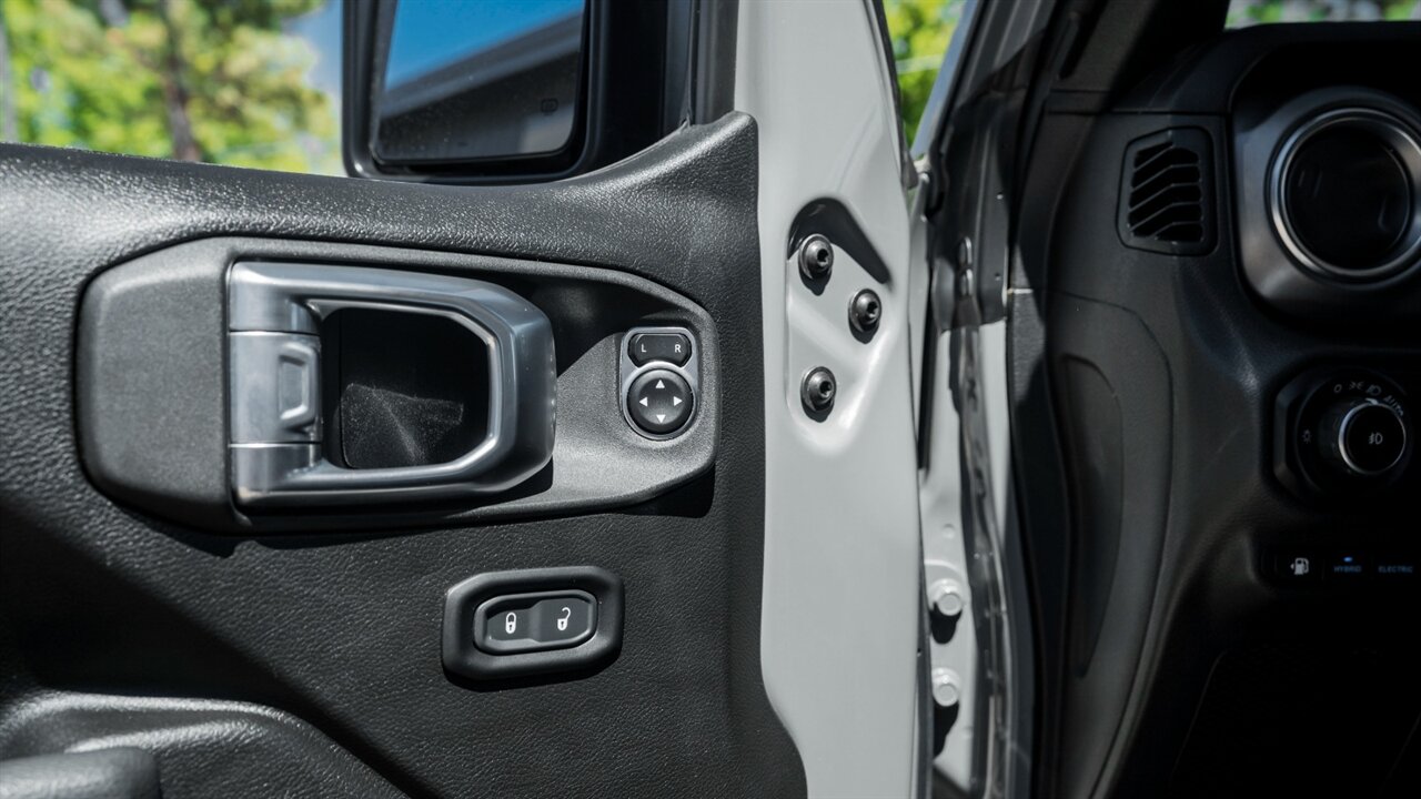 2023 Jeep Wrangler Rubicon 4xe - Photo 24 - Reno, NV 89511