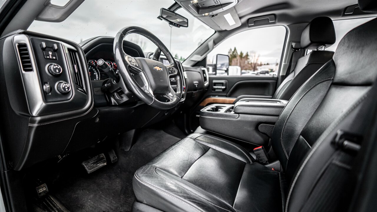 2019 Chevrolet Silverado 2500HD LTZ   - Photo 16 - Reno, NV 89511