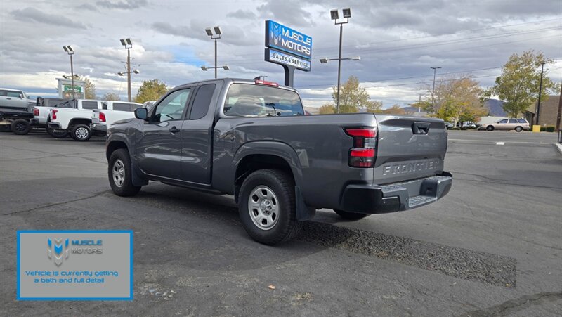 2022 Nissan Frontier S  