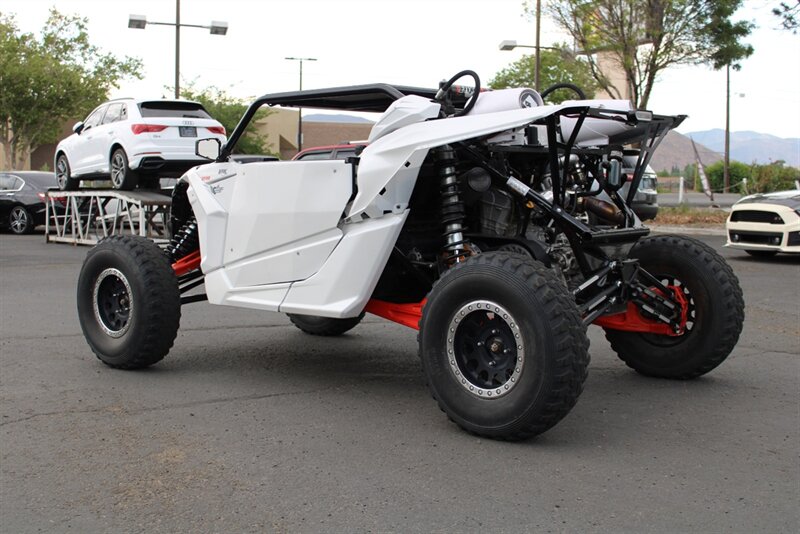 2017 CAN AM MAVERICK  