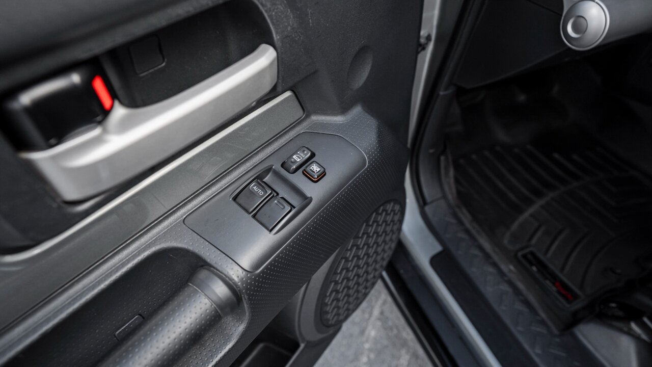 2010 Toyota FJ Cruiser - Photo 21 - Reno, NV 89511