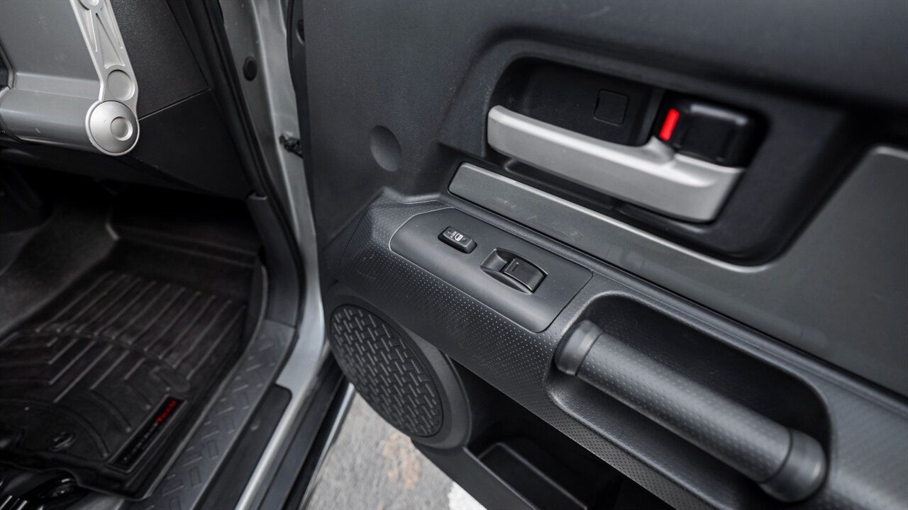 2010 Toyota FJ Cruiser - Photo 34 - Reno, NV 89511