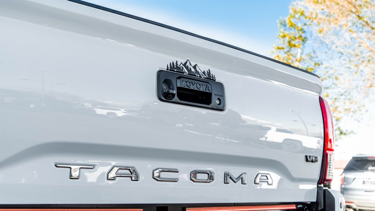 2018 Toyota Tacoma TRD Off-Road V6   - Photo 14 - Reno, NV 89511