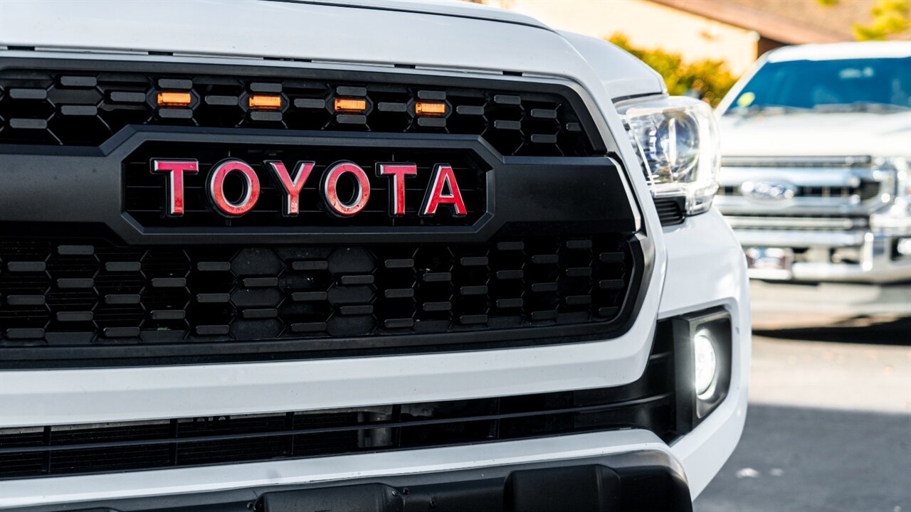 2018 Toyota Tacoma TRD Off-Road V6   - Photo 9 - Reno, NV 89511