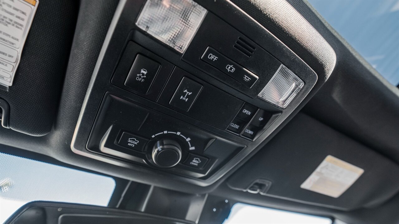 2018 Toyota Tacoma TRD Off-Road V6   - Photo 31 - Reno, NV 89511