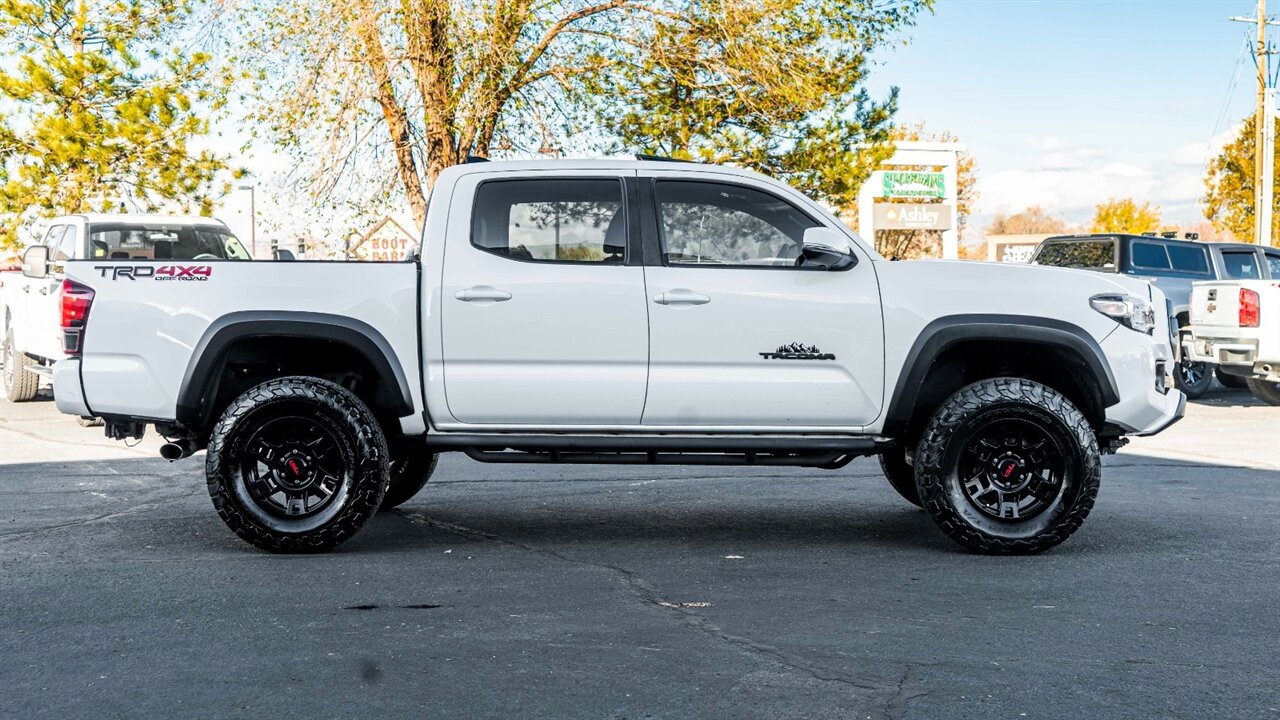 2018 Toyota Tacoma TRD Off-Road V6   - Photo 5 - Reno, NV 89511