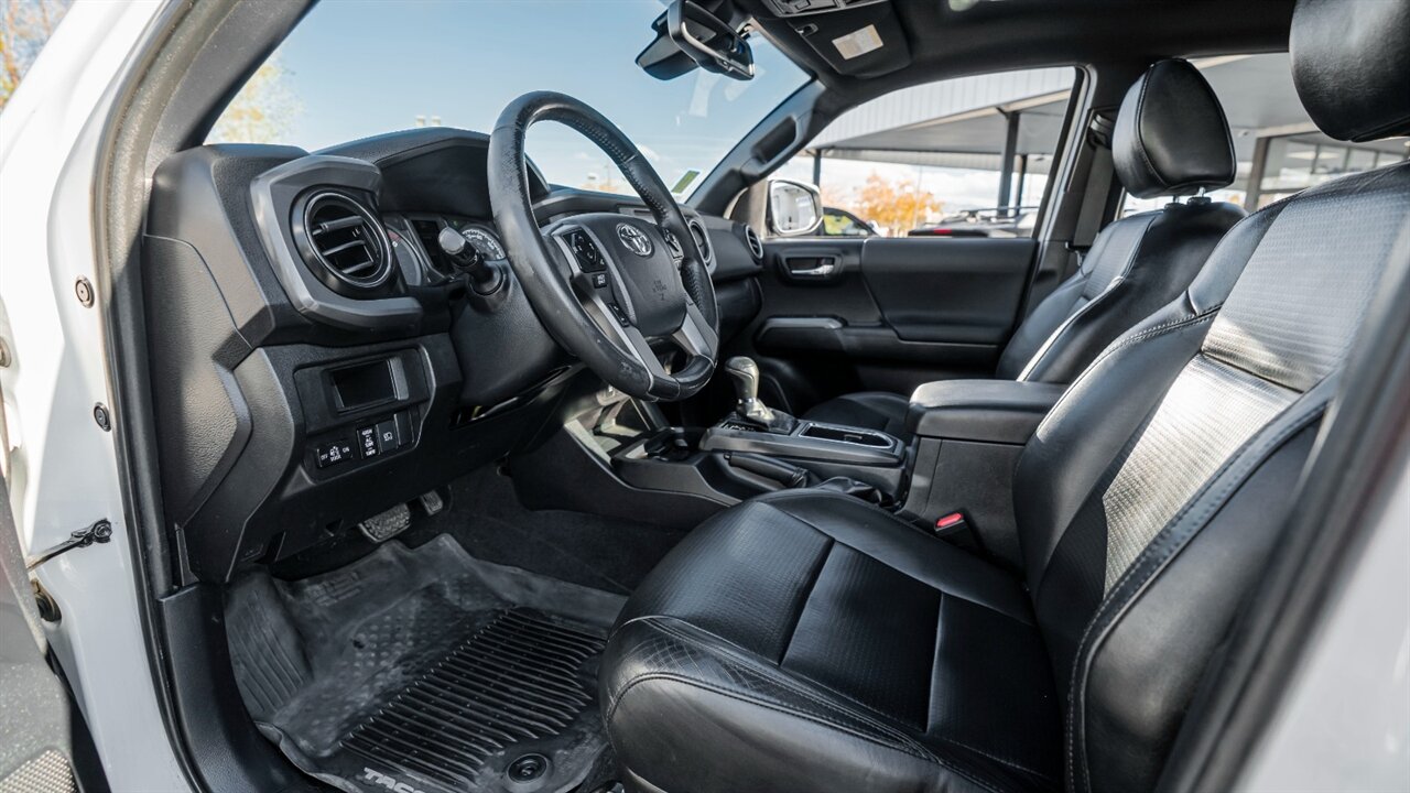 2018 Toyota Tacoma TRD Off-Road V6   - Photo 19 - Reno, NV 89511