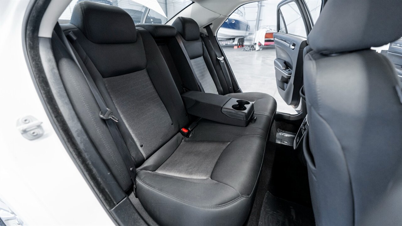 2022 Chrysler 300 Series Touring   - Photo 35 - Reno, NV 89511