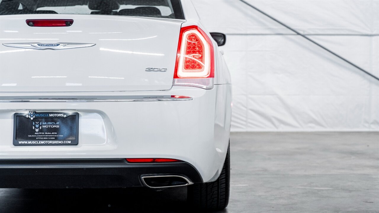 2022 Chrysler 300 Series Touring   - Photo 14 - Reno, NV 89511