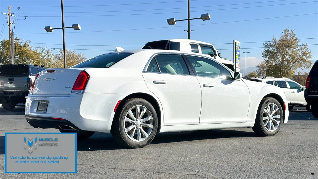 2022 Chrysler 300 Series Touring   - Photo 8 - Reno, NV 89511