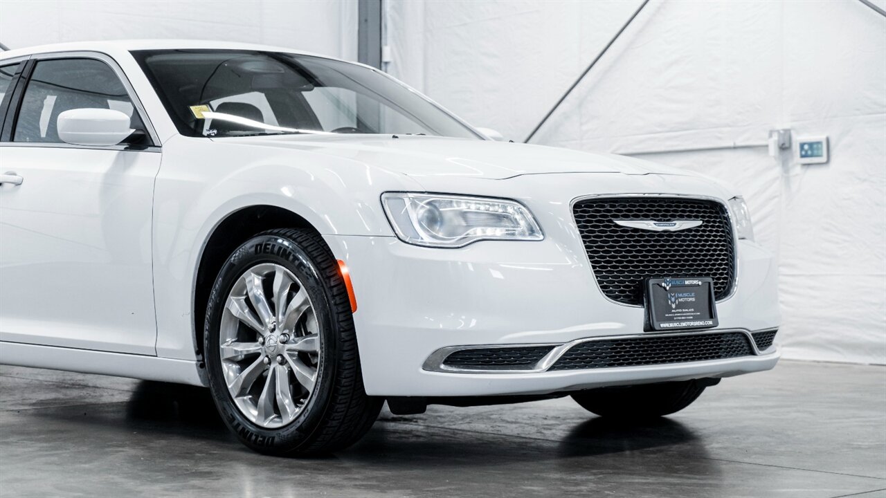 2022 Chrysler 300 Series Touring   - Photo 9 - Reno, NV 89511