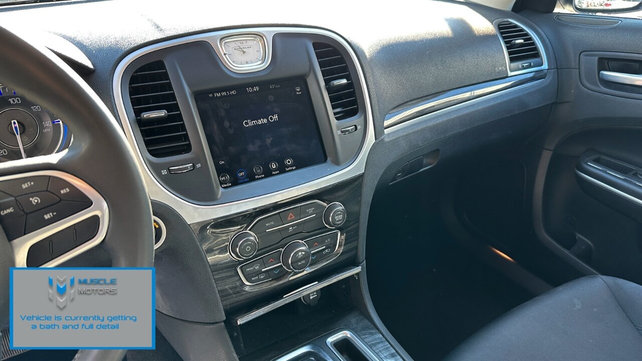 2022 Chrysler 300 Series Touring   - Photo 13 - Reno, NV 89511