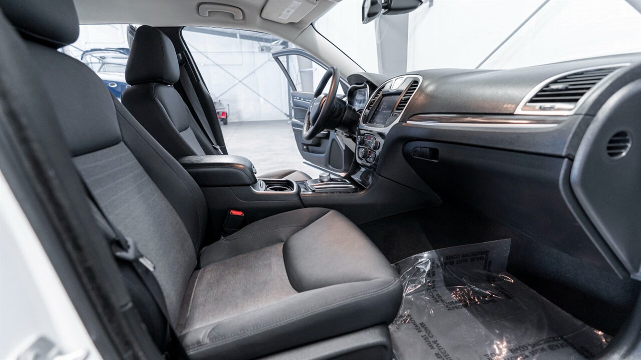 2022 Chrysler 300 Series Touring   - Photo 20 - Reno, NV 89511
