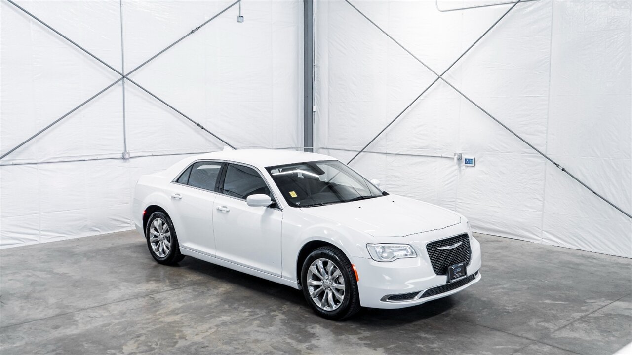 2022 Chrysler 300 Series Touring   - Photo 7 - Reno, NV 89511