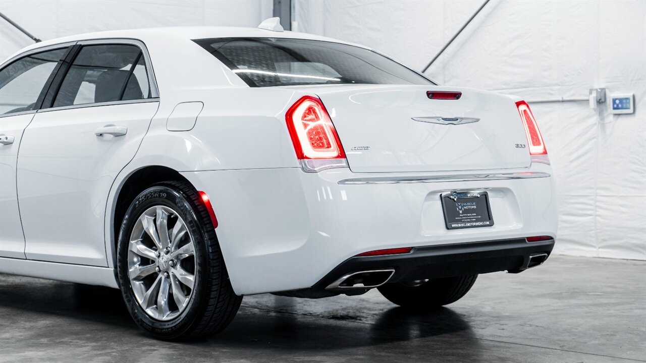 2022 Chrysler 300 Series Touring   - Photo 13 - Reno, NV 89511