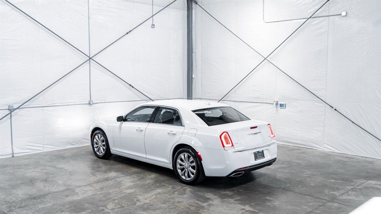 2022 Chrysler 300 Series Touring   - Photo 8 - Reno, NV 89511