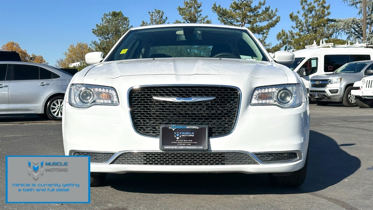 2022 Chrysler 300 Series Touring   - Photo 4 - Reno, NV 89511