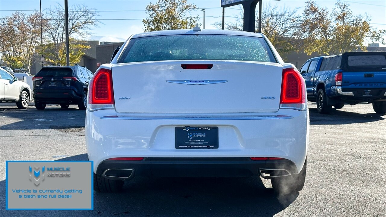 2022 Chrysler 300 Series Touring   - Photo 6 - Reno, NV 89511