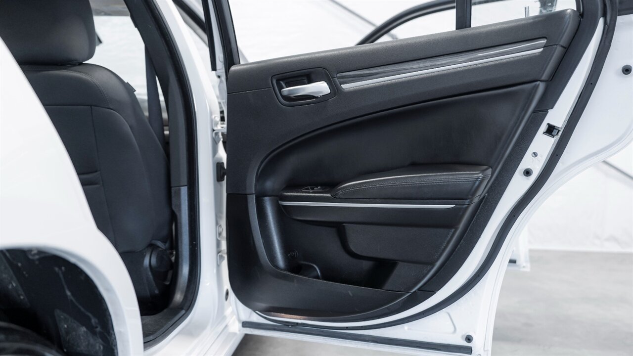 2022 Chrysler 300 Series Touring   - Photo 37 - Reno, NV 89511