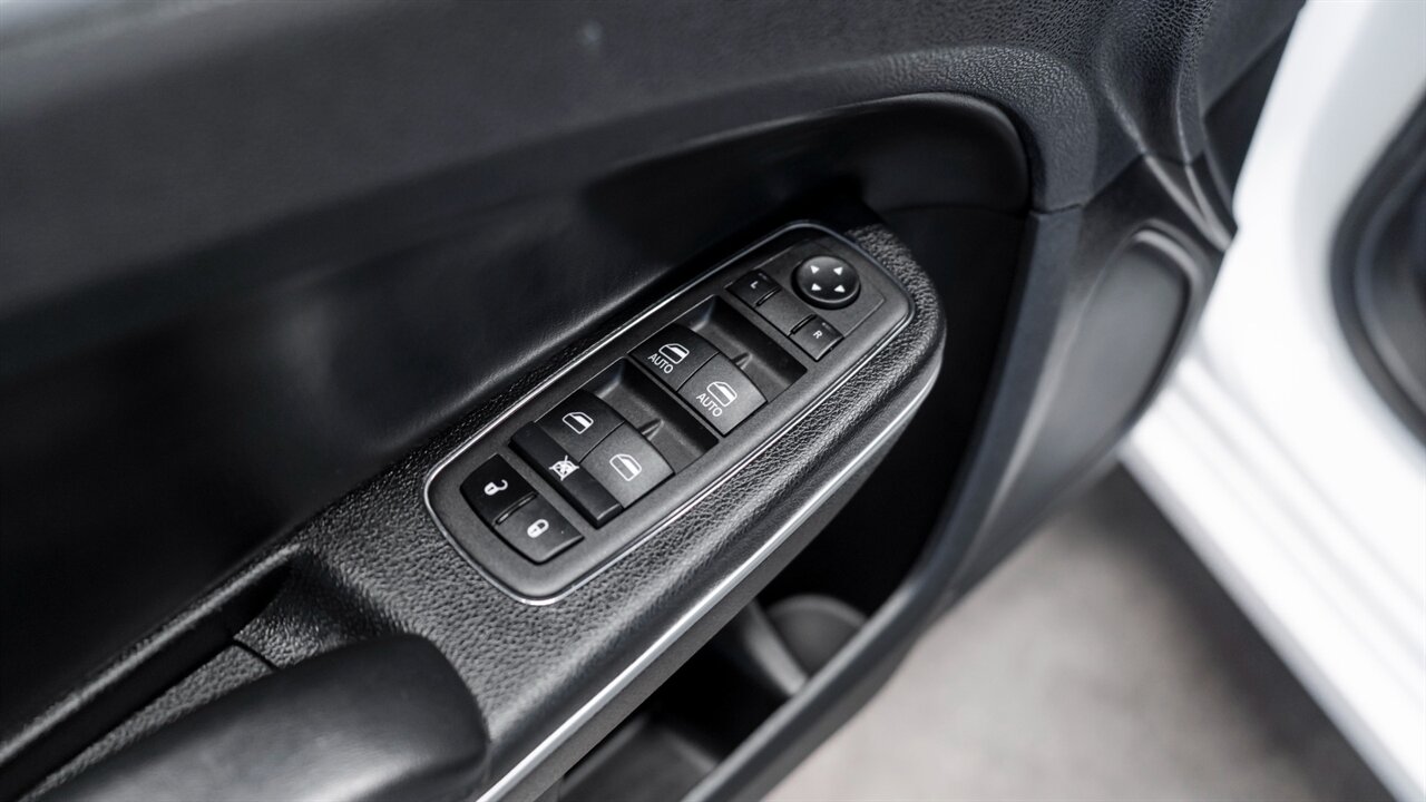 2022 Chrysler 300 Series Touring   - Photo 22 - Reno, NV 89511