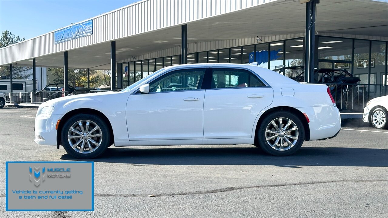 2022 Chrysler 300 Series Touring   - Photo 3 - Reno, NV 89511