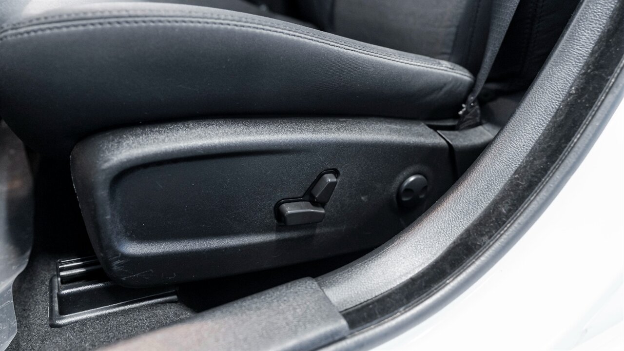 2022 Chrysler 300 Series Touring   - Photo 23 - Reno, NV 89511