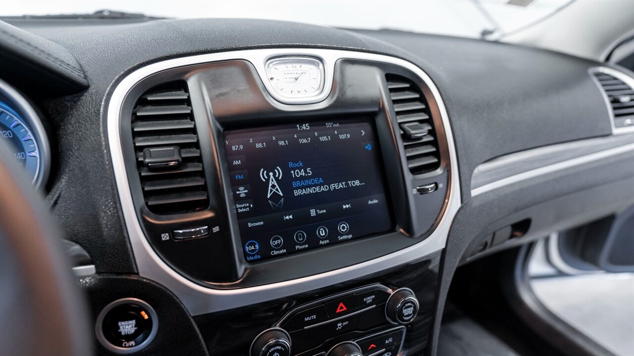 2022 Chrysler 300 Series Touring   - Photo 29 - Reno, NV 89511