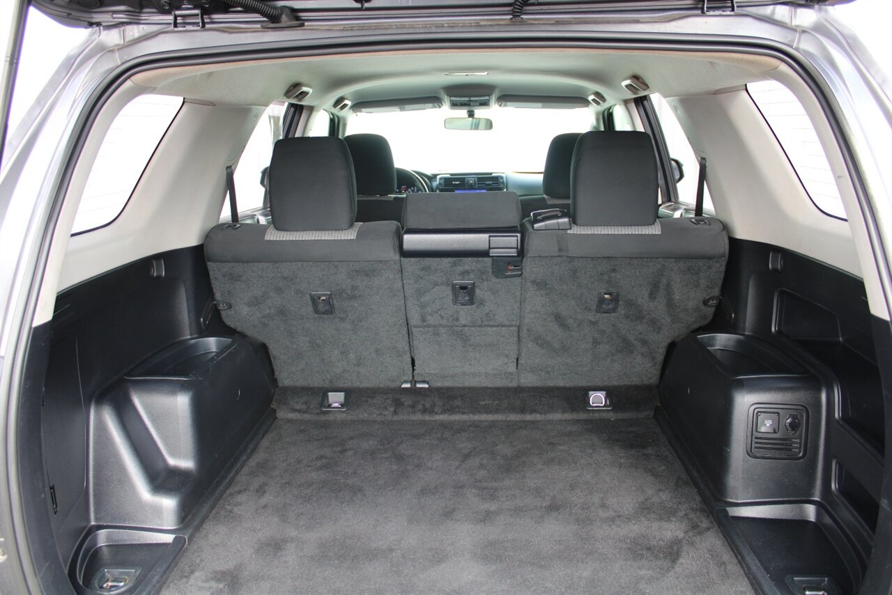 2016 Toyota 4Runner SR5   - Photo 10 - Reno, NV 89511