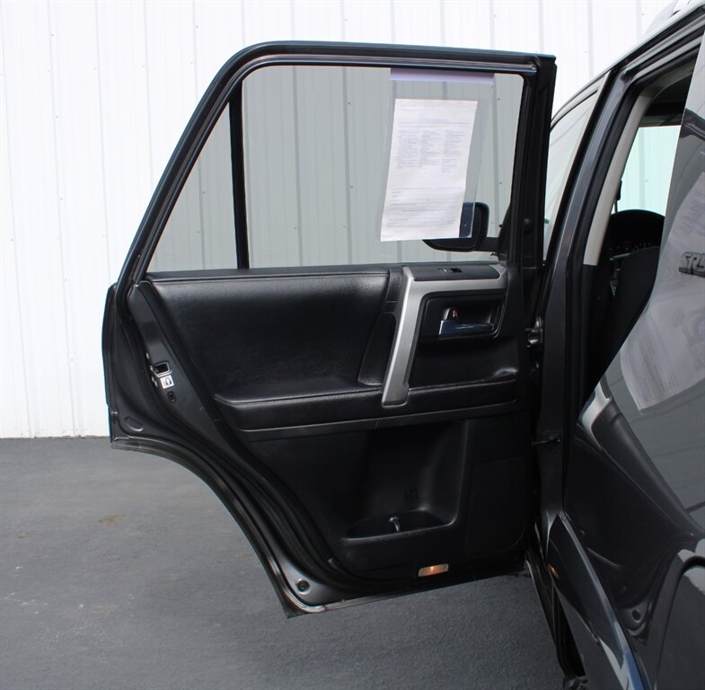 2016 Toyota 4Runner SR5   - Photo 12 - Reno, NV 89511