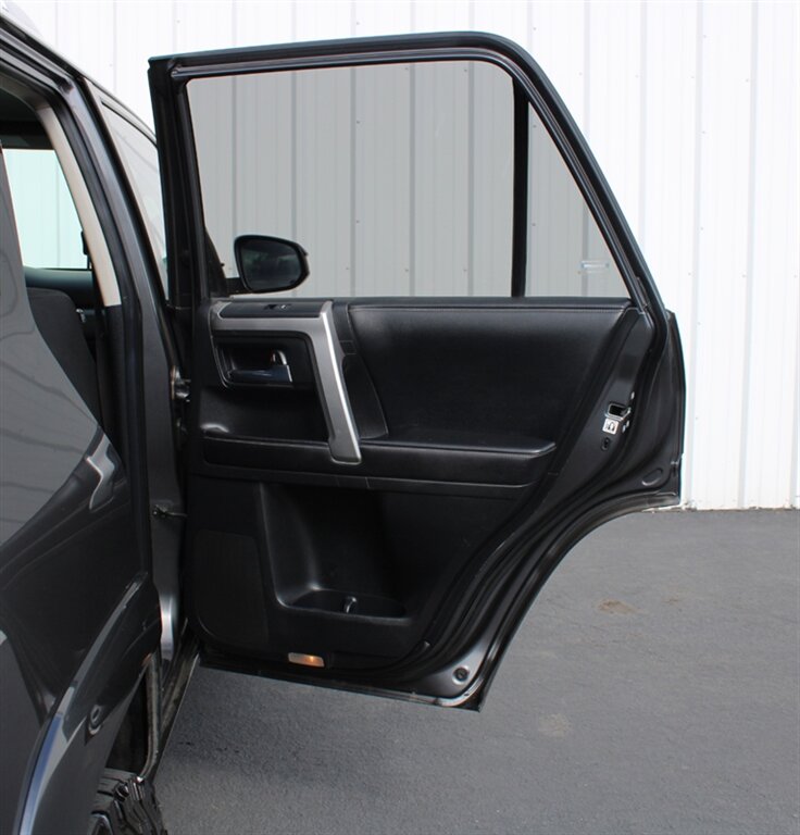 2016 Toyota 4Runner SR5   - Photo 13 - Reno, NV 89511