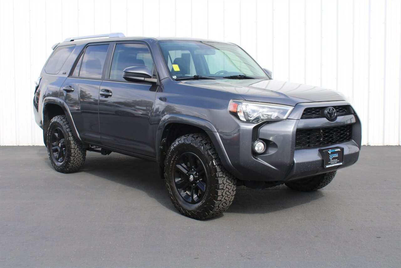 2016 Toyota 4Runner SR5   - Photo 1 - Reno, NV 89511