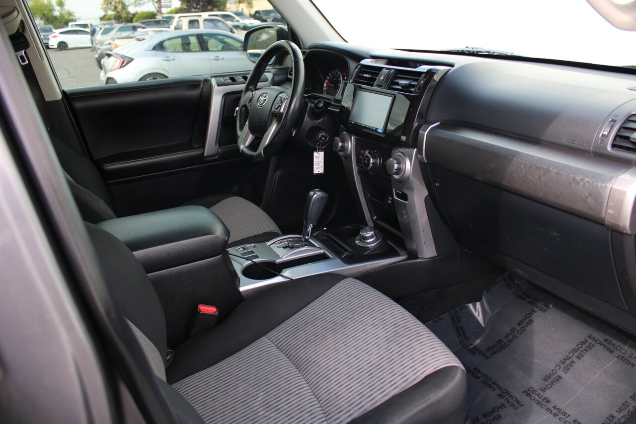 2016 Toyota 4Runner SR5   - Photo 19 - Reno, NV 89511