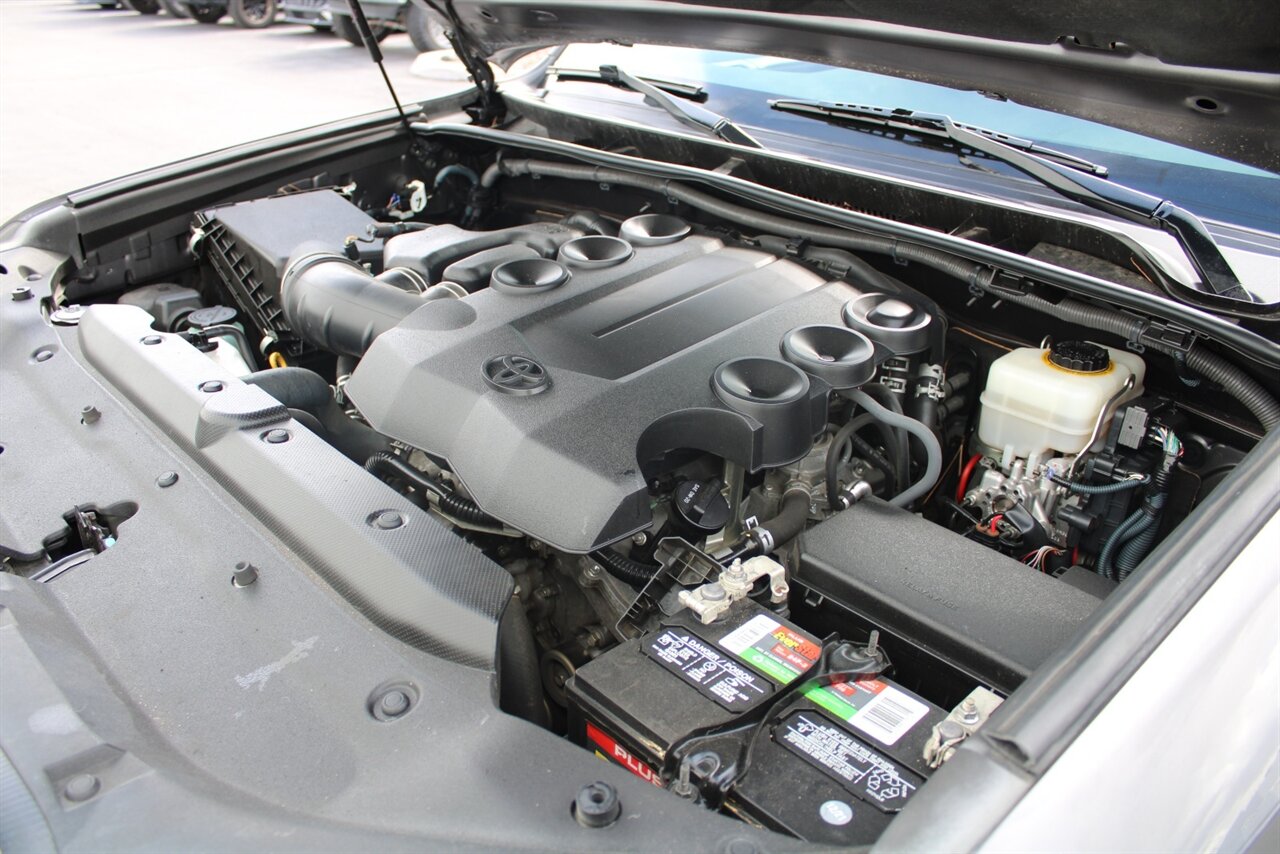 2016 Toyota 4Runner SR5   - Photo 22 - Reno, NV 89511