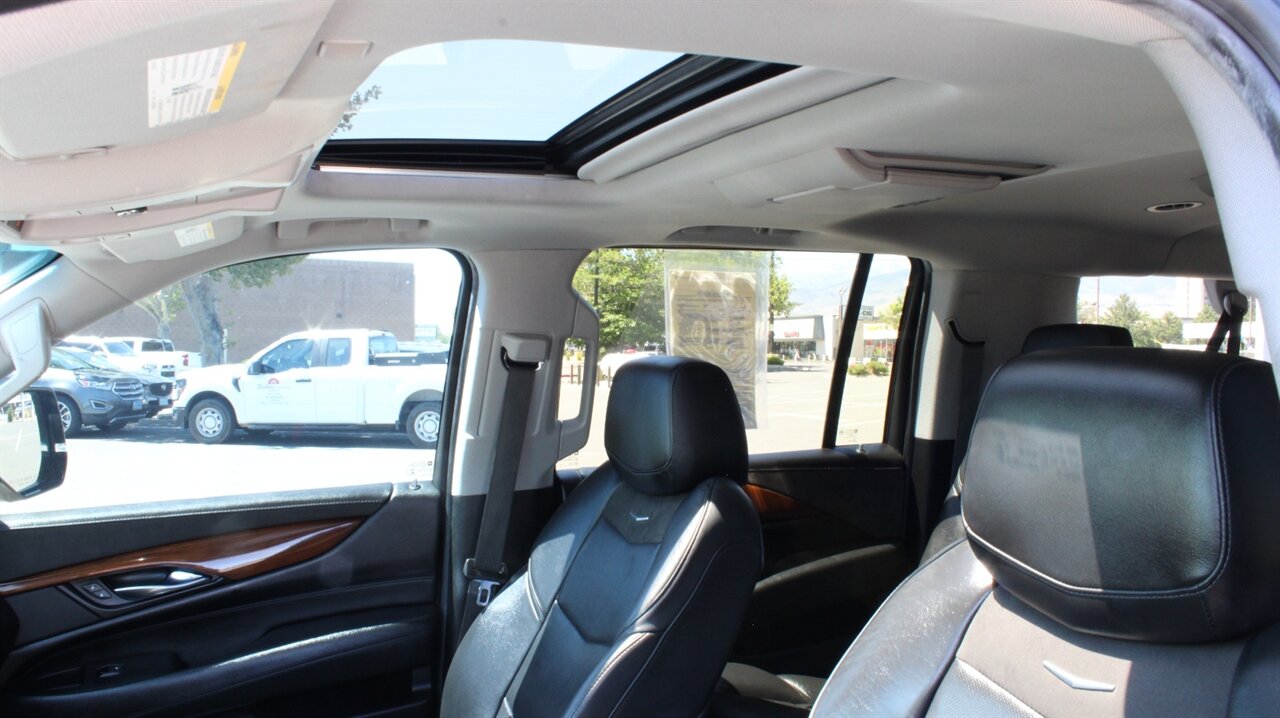 2018 Cadillac Escalade ESV Premium   - Photo 16 - Reno, NV 89511
