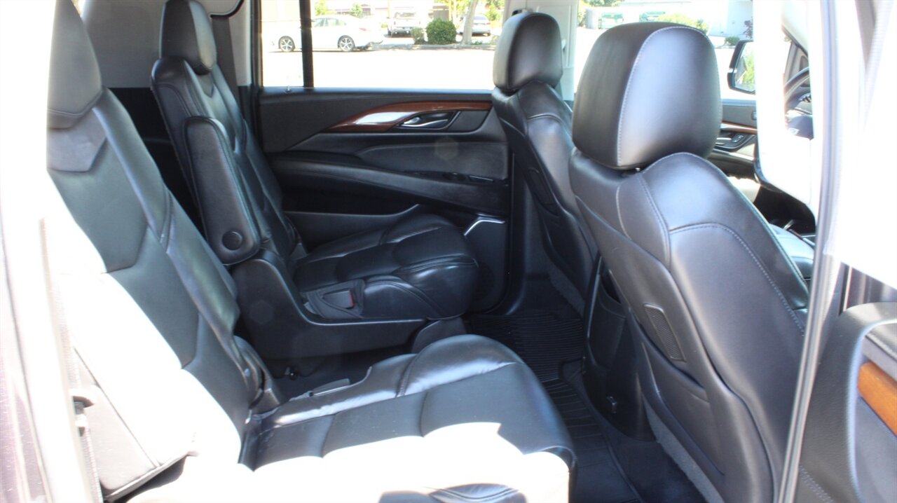 2018 Cadillac Escalade ESV Premium   - Photo 26 - Reno, NV 89511