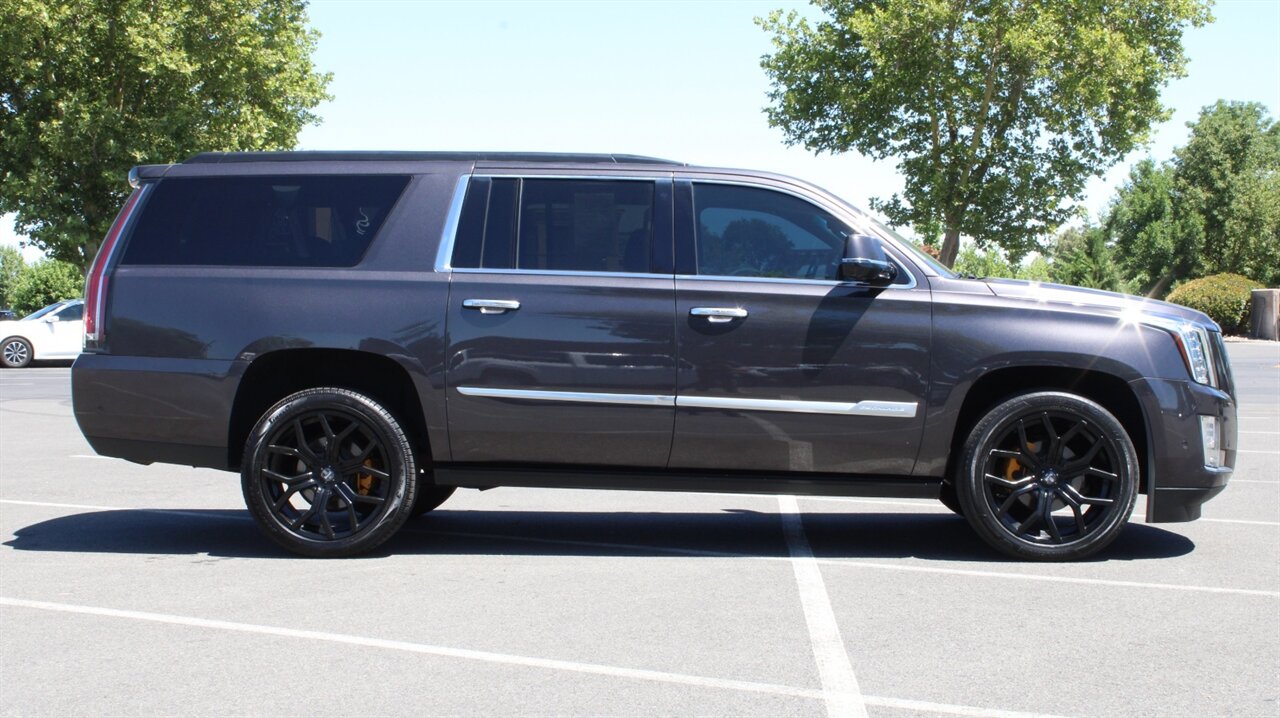 2018 Cadillac Escalade ESV Premium   - Photo 4 - Reno, NV 89511