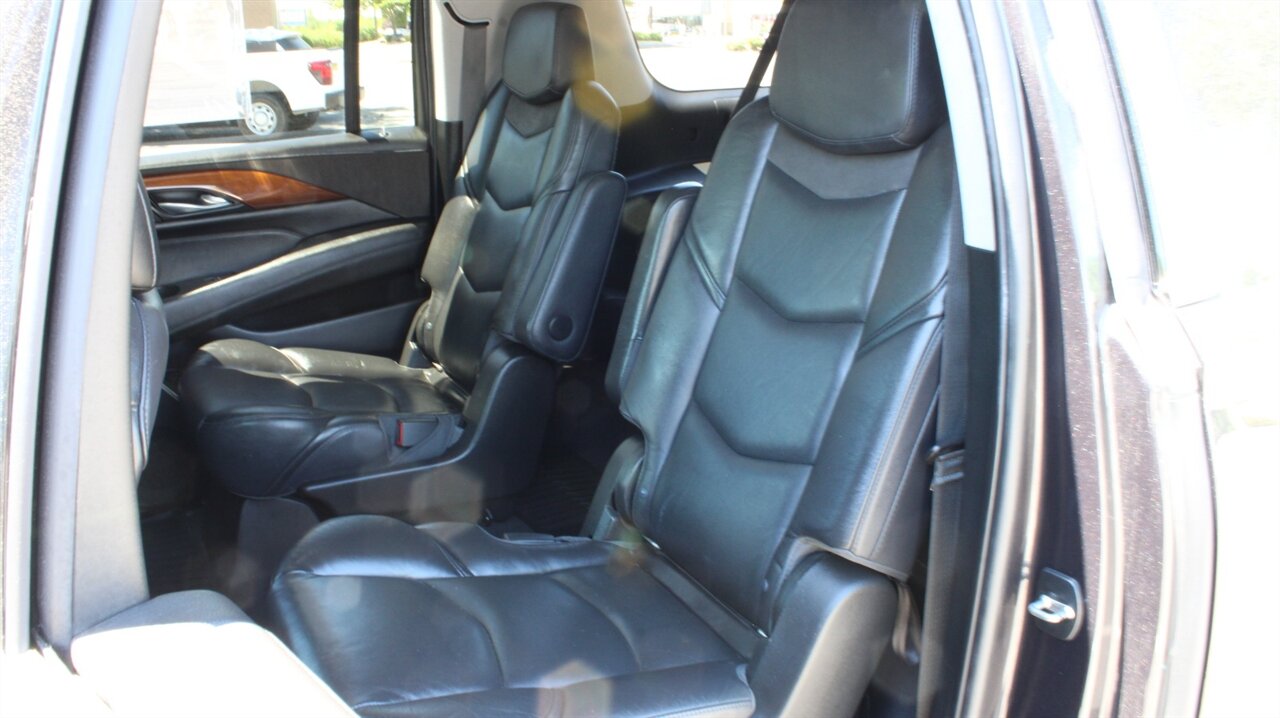 2018 Cadillac Escalade ESV Premium   - Photo 22 - Reno, NV 89511