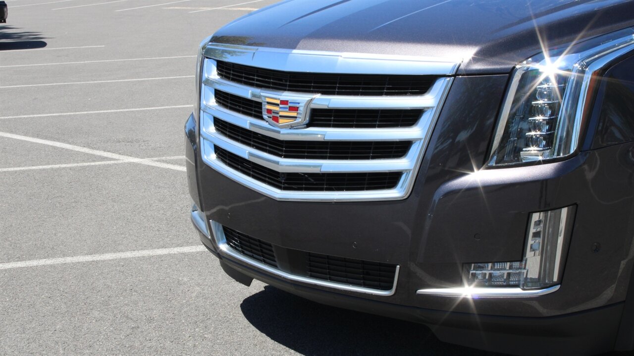 2018 Cadillac Escalade ESV Premium   - Photo 10 - Reno, NV 89511