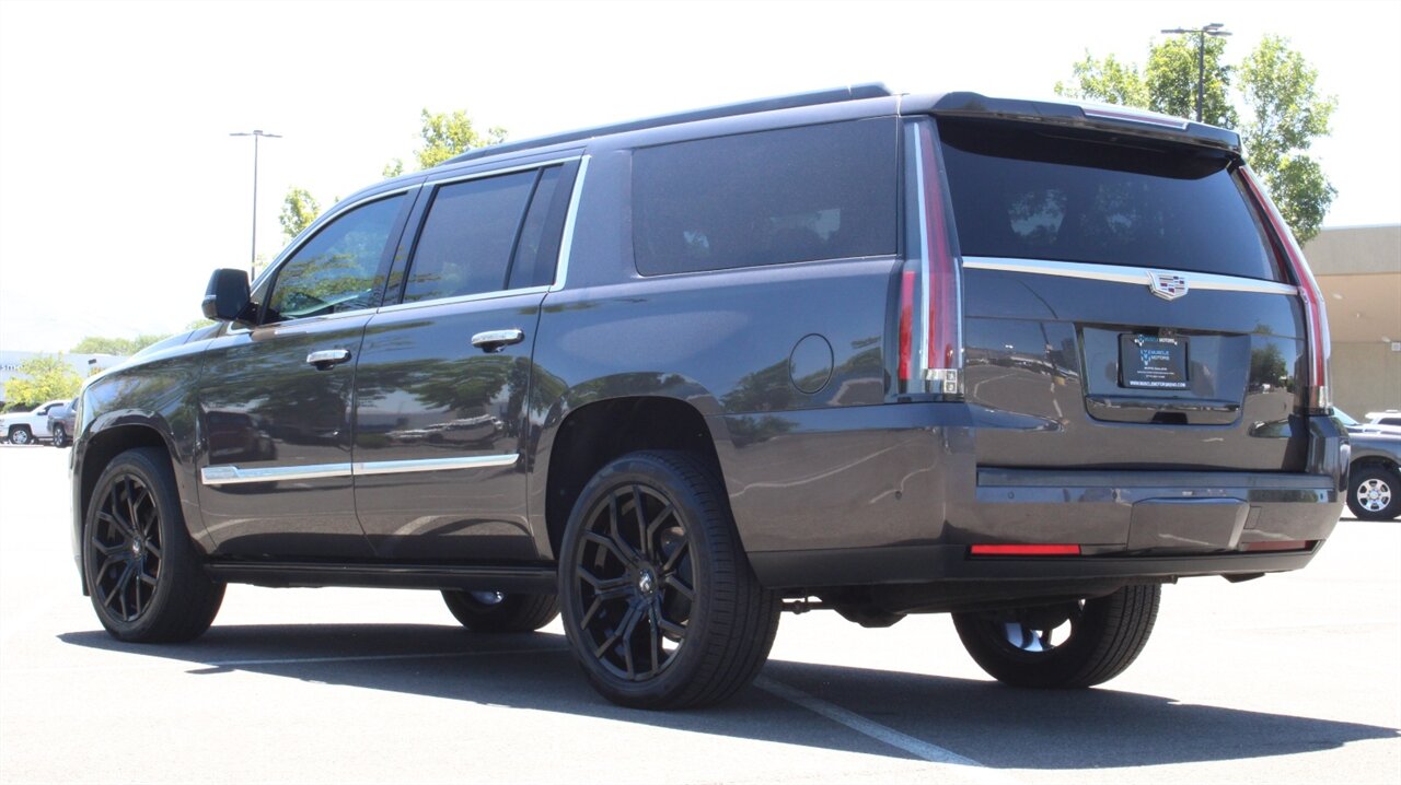 2018 Cadillac Escalade ESV Premium   - Photo 2 - Reno, NV 89511